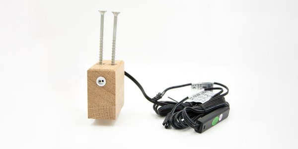 Sensor für Schiebetürenschrank- Innenbeleuchtung an Holz-Klötzchen